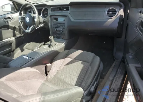 2013 Ford Mustang z USA, uszkodzony, nr VIN 1ZVBP8AM7D5280106